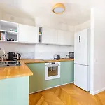 Guestready - Confort Familial Avec Balcon Paris